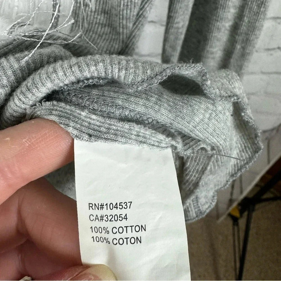 Tiny By Anthropologie Gray and White Long Sleeve Ribbed Button Down Size Small - Picture 6 of 6